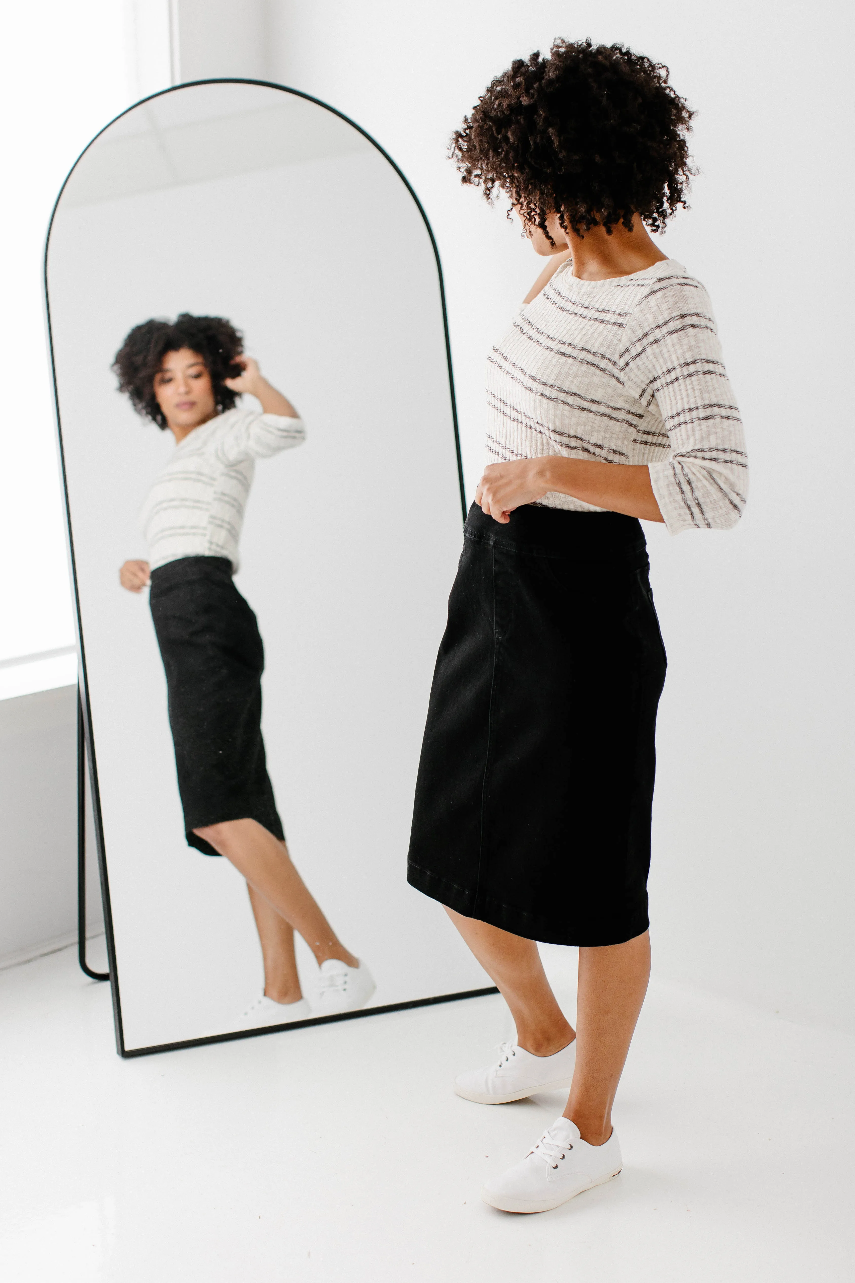'Sara' Stretch Denim Skirt in Black